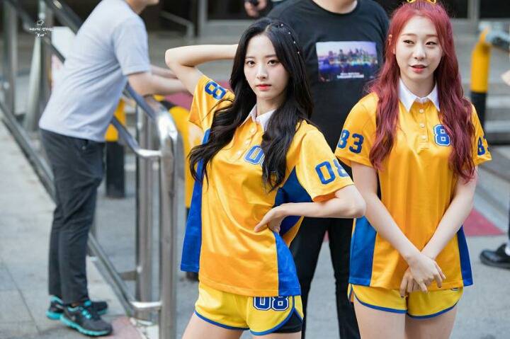 루다 섹시포즈 이제는 우주소녀 공식포즈로 | 인스티즈