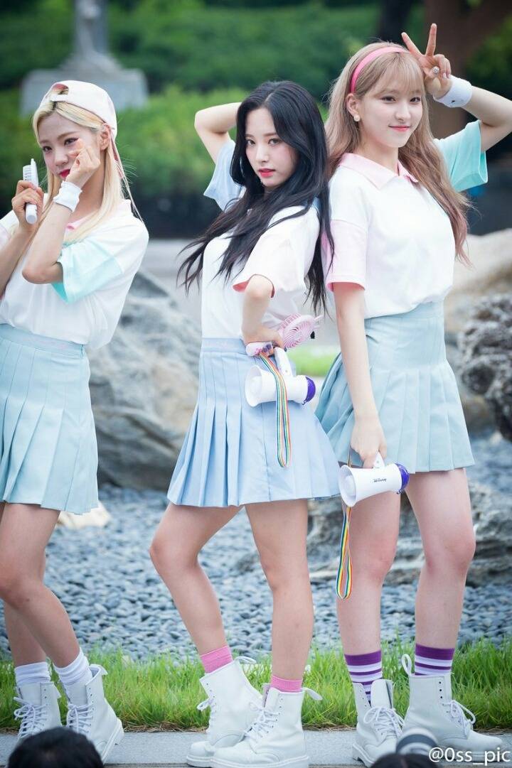 루다 섹시포즈 이제는 우주소녀 공식포즈로 | 인스티즈