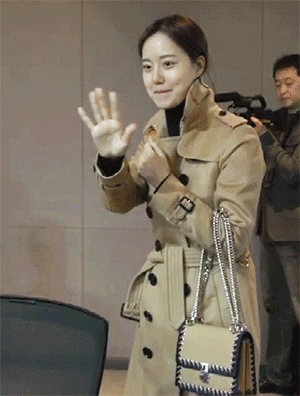 대본 리딩하는 문채원.gif | 인스티즈