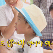 [아빠어디가] 민율이 귀여운 손.jpggif | 인스티즈