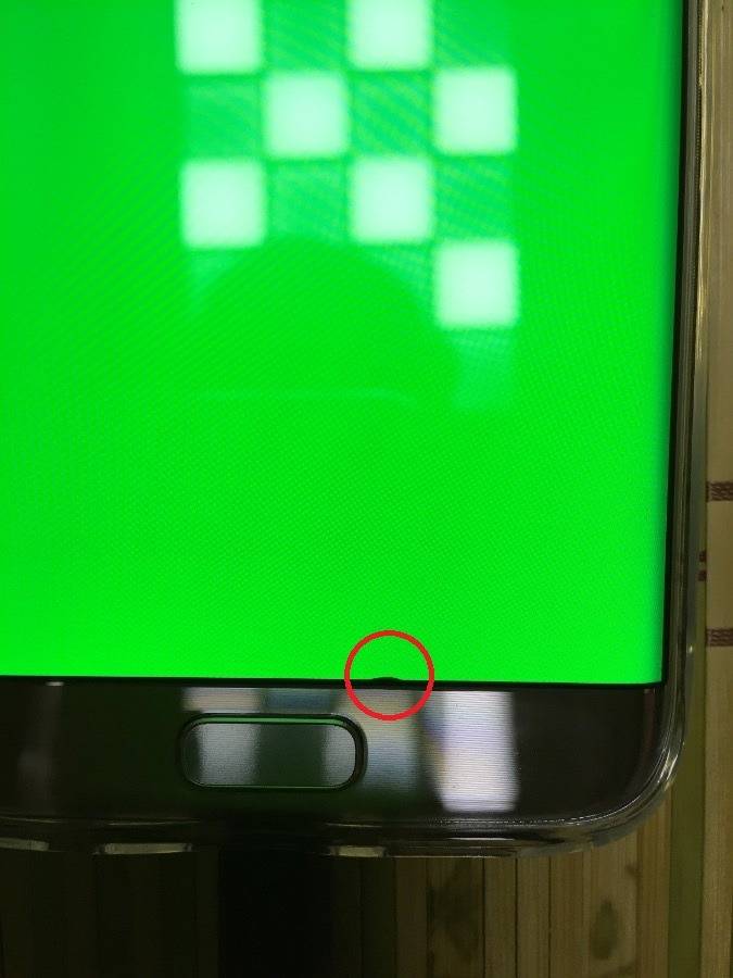 갤럭시S7 엣지 사용자들, 디스플레이에 핑크색 선 생기는 문제 제기 | 인스티즈