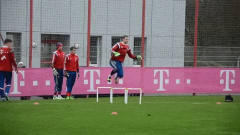 마누엘 노이어 평소 훈련 모습.gif | 인스티즈