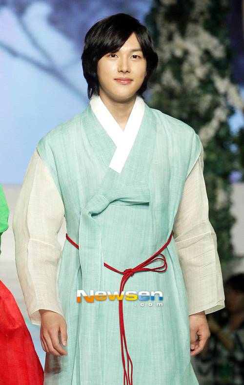 연기를 위해 10kg 이상의 체중 감량을 불사한 배우들 | 인스티즈