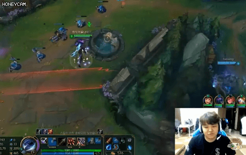 혼자 슈팅게임하는 프레이.gif | 인스티즈