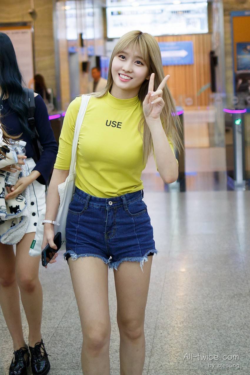 [트와이스] 시크한줄 알았는데 빙구미 쩌는 모구리 모모 짤모음.jpg | 인스티즈