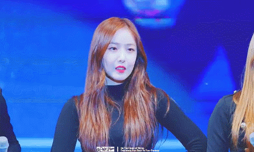 자꾸 들러붙는 벌레가 귀찮은 여자친구 신비 | 인스티즈