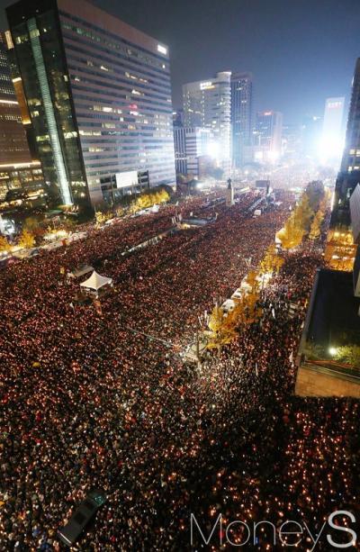 박사모 추산 100만명 | 인스티즈