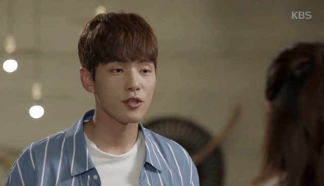 [학교2017] 짝사랑녀 보고싶어서 치킨 3번이나 시키는 돈많은 고딩.jpgif | 인스티즈