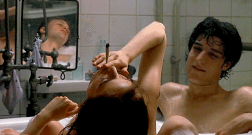 [에바그린] 마녀나 고스 이런 어두운쪽 분위기가 잘 어울리는 배우(넘나 몸매주의) | 인스티즈