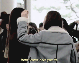 만만한 슬기만 줘패는 아이린.gif | 인스티즈