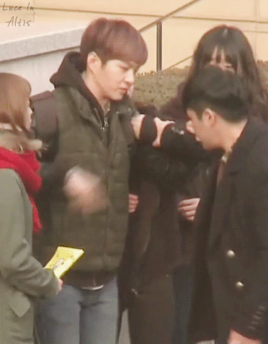 데이트 폭력 상황에 대처하는 남자 아이돌 | 인스티즈