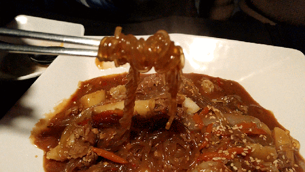 한국 스타일! 달콤짭쪼름 궁중떡볶이 gifjpg | 인스티즈