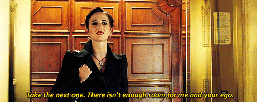 [에바그린] 마녀나 고스 이런 어두운쪽 분위기가 잘 어울리는 배우(넘나 몸매주의) | 인스티즈