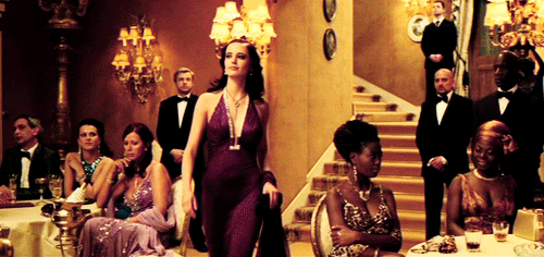 [에바그린] 마녀나 고스 이런 어두운쪽 분위기가 잘 어울리는 배우(넘나 몸매주의) | 인스티즈