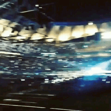 일반 응원봉의 10배 발광력을 자랑하는 아이돌 경광봉들.gif | 인스티즈