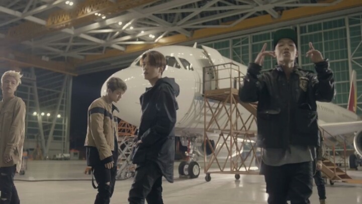 모든 YG 뮤비에서 절대 빠지면 안되는 4대장 | 인스티즈