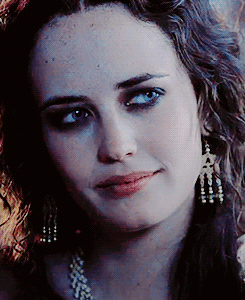 [에바그린] 마녀나 고스 이런 어두운쪽 분위기가 잘 어울리는 배우(넘나 몸매주의) | 인스티즈