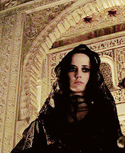 [에바그린] 마녀나 고스 이런 어두운쪽 분위기가 잘 어울리는 배우(넘나 몸매주의) | 인스티즈