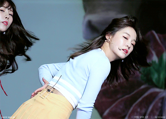 무대에서도 빛발하는 김세정 | 인스티즈