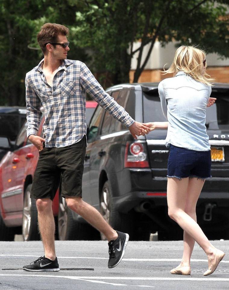 매번 사진 찍힐때마다 키스 사진 있는 커플 (부들주의) | 인스티즈