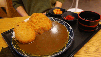 일본 카레 바삭바삭 카레돈가스 움짤 gifjpg | 인스티즈