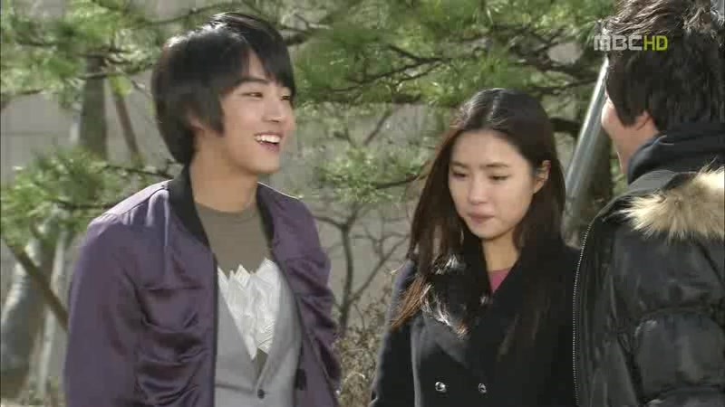 [지붕킥] 캠퍼스 데이트 하는 준혁과 세경 | 인스티즈