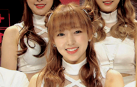 우주소녀라는 신인 그룹에 중국멤버라는데... 춘리급 피지컬인듯.gif | 인스티즈