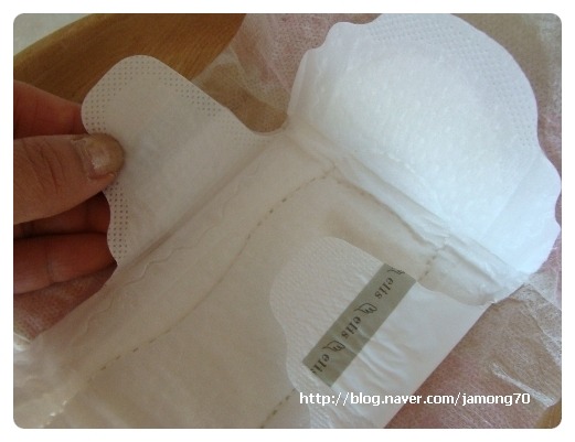 신기한 디자인의 외국 생리대들 | 인스티즈