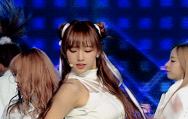 우주소녀라는 신인 그룹에 중국멤버라는데... 춘리급 피지컬인듯.gif | 인스티즈