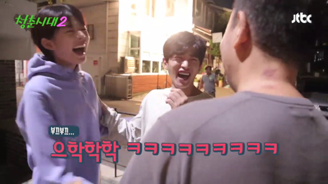 [청춘시대2] 본방보다 더 설레는 조장훈 & 진명재완 키스신 메이킹.jpgif | 인스티즈