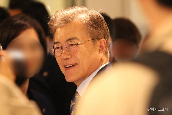 30대 지지율 완죠니 인간 대깨문들 아니냐??? | 인스티즈