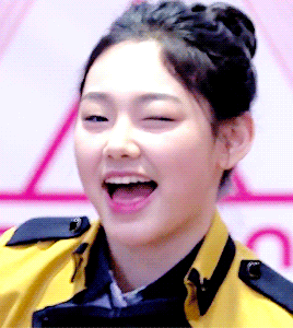 특기가 윙크라던 강미나.gif | 인스티즈
