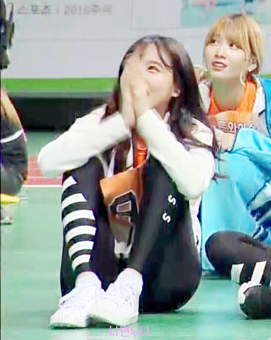 [트와이스] 트와이스 맏내 나연이의 양궁하는 방법 | 인스티즈