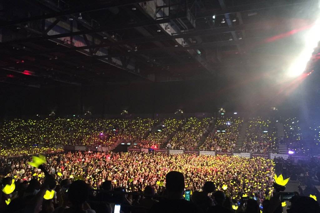 소름돋는 지드래곤 홍콩 콘서트 상황.jpgif | 인스티즈