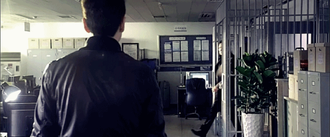 역대급 등장씬으로 반응 폭발했던 작품 속 남배우들ㄷㄷㄷ.gif | 인스티즈