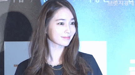 군함도 시사회 이민정 손예진 고준희 박시연 송지효.gif | 인스티즈