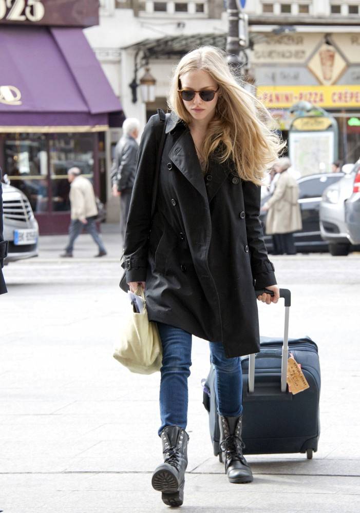 [아만다사이프리드] 아만다 사이프리드의 심플한 사복 스타일.jpg | 인스티즈