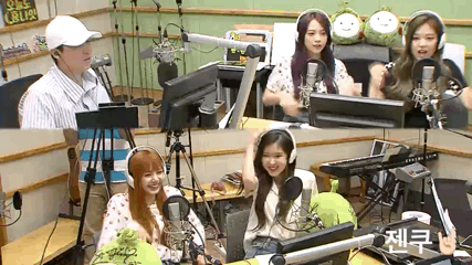 라디오에서 비글미 터지는 블랙핑크.gif | 인스티즈