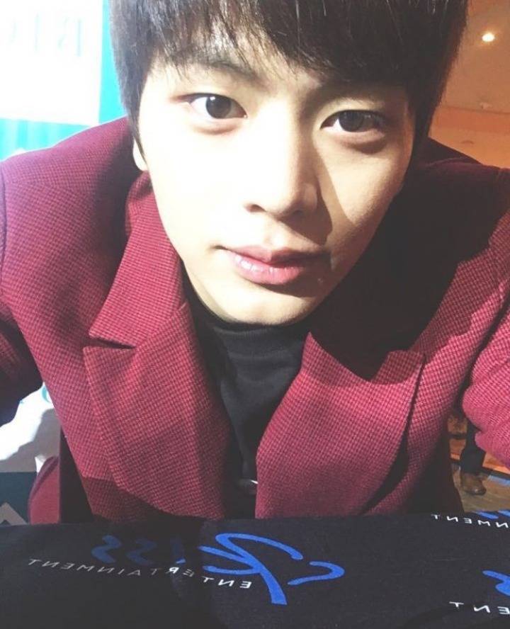 얼굴천재라고 불리우는 남자 아이돌 4대장.jpg | 인스티즈