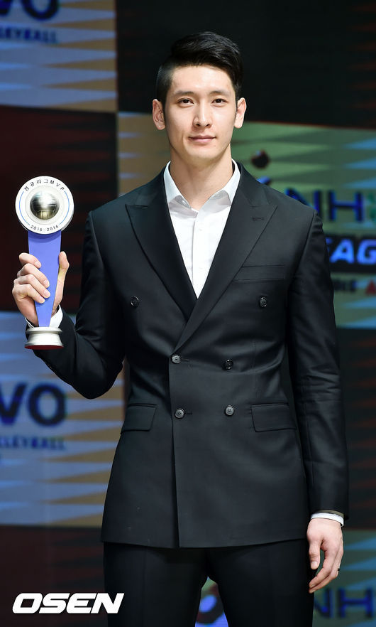 한국의 로이스? 독일의 문성민? | 인스티즈