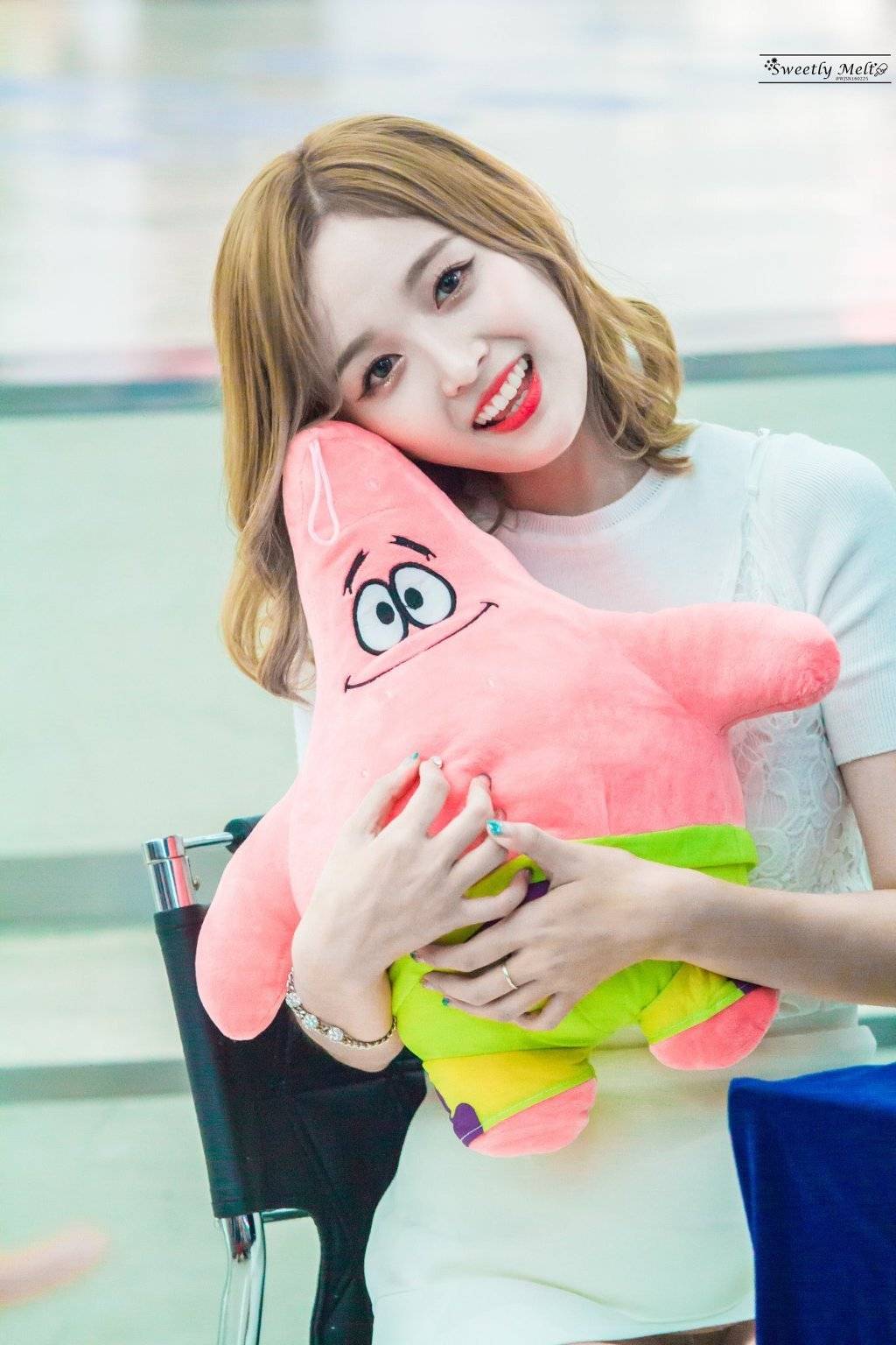 안희정 선의기념 우주소녀 선의 | 인스티즈