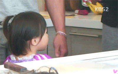 [슈퍼맨이돌아왔다] 공감능력이 좋은 것 같은 추사랑 어린이 | 인스티즈