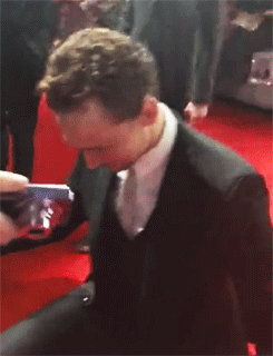 무릎을 꿇는 연예인 | 인스티즈