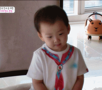 애교주머니를 가지고 태어난 모태귀요미 민국이 모음.gif (데이터주의) | 인스티즈