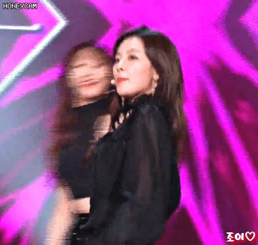 아드공 옆집소녀 Deep Blue Eyes(prod.by 진영) 무대 슬기.gif | 인스티즈