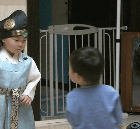 [슈돌] 동생 놀리는 짖궂은 대한민국ㅋㅋㅋㅋ | 인스티즈