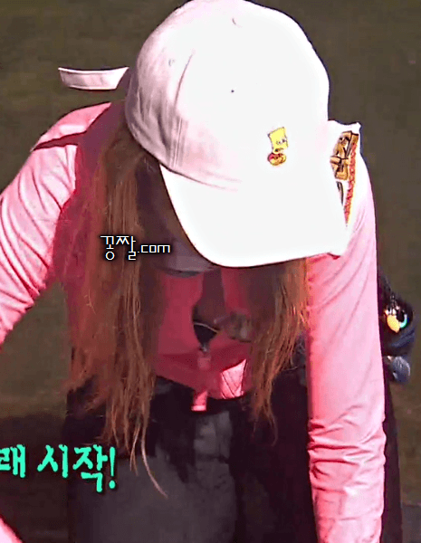 정글에 간 채경.gif | 인스티즈