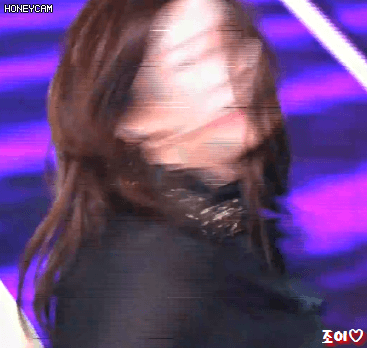 아드공 옆집소녀 Deep Blue Eyes(prod.by 진영) 무대 슬기.gif | 인스티즈