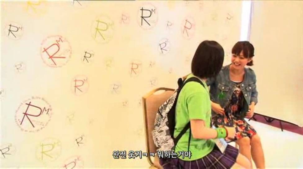 같은 그룹에서 같이 활동하는 멤버를 덕질할 때 일어나는 일.jpg | 인스티즈