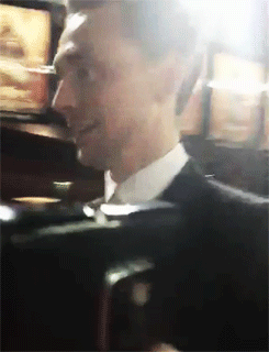 무릎을 꿇는 연예인 | 인스티즈